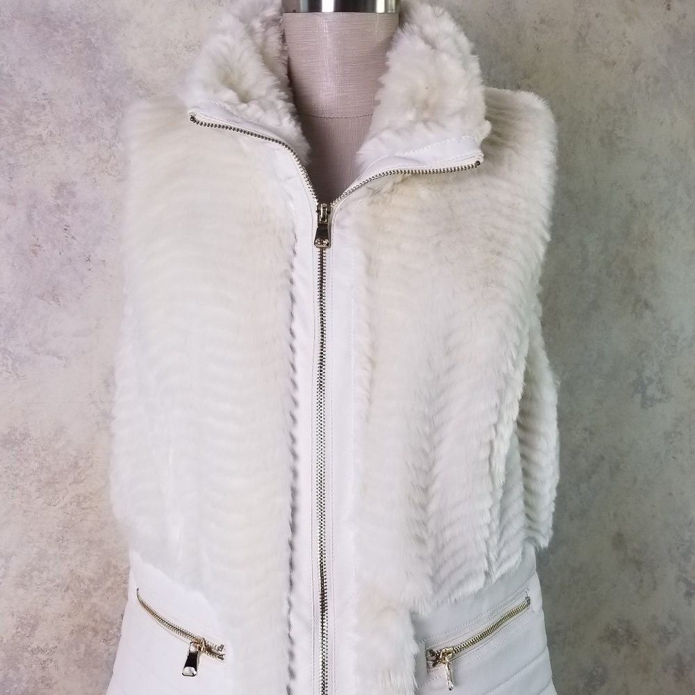 CI Sono Faux fur vest sz L
